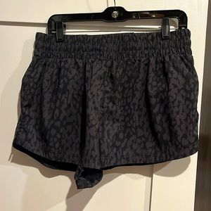Varley Kallin leopard print running short